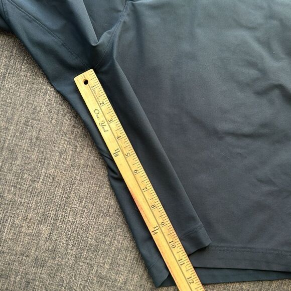 Lululemon Commission Short Relaxed *Warpstreme 11"
True Navy Size 38 - Picture 10 of 12